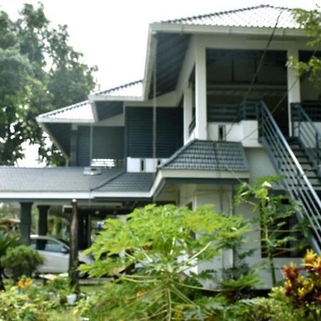 Brothers Homestay Alappuzha Bagian luar foto